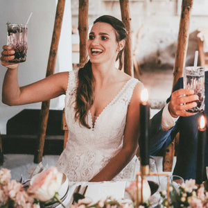 Hochzeit gastgeschenke platzkarten glasstrohhalme mit gravur namen tisch deko heiraten